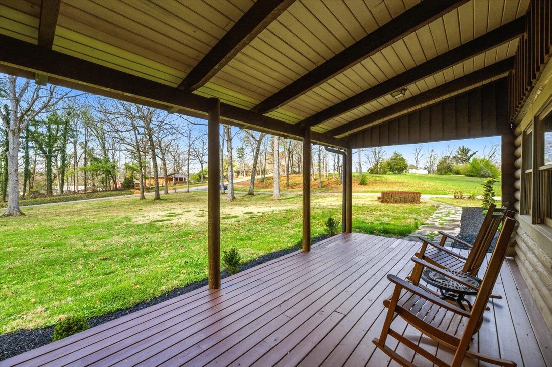 Englewood, Tennessee, United States 4 - 17470257