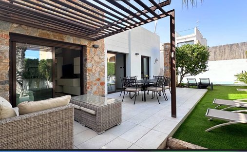 Villa in Orihuela, Valencian Community, Spain 1