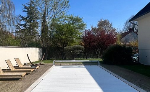 19th Century Château With 4,34 Hectare Wooded Park Swimming Pool Burgundy, Near Beaune