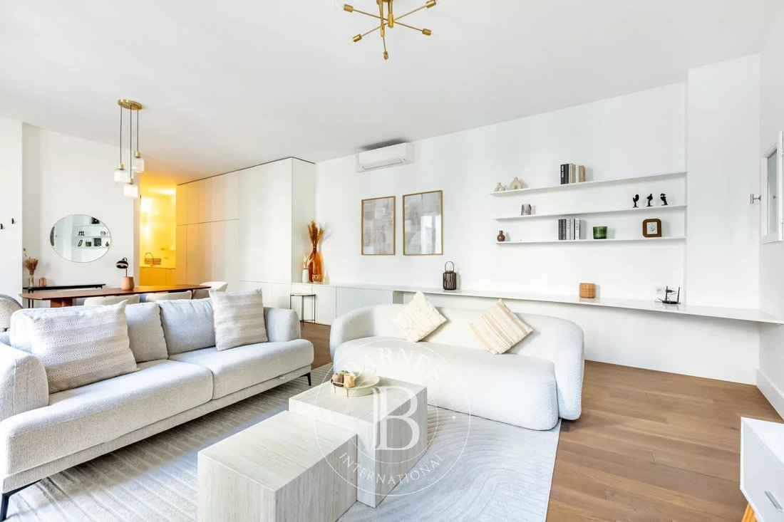 Apartment in Mairie, Paris 8e Arrondissement, Paris 3 - 17471995