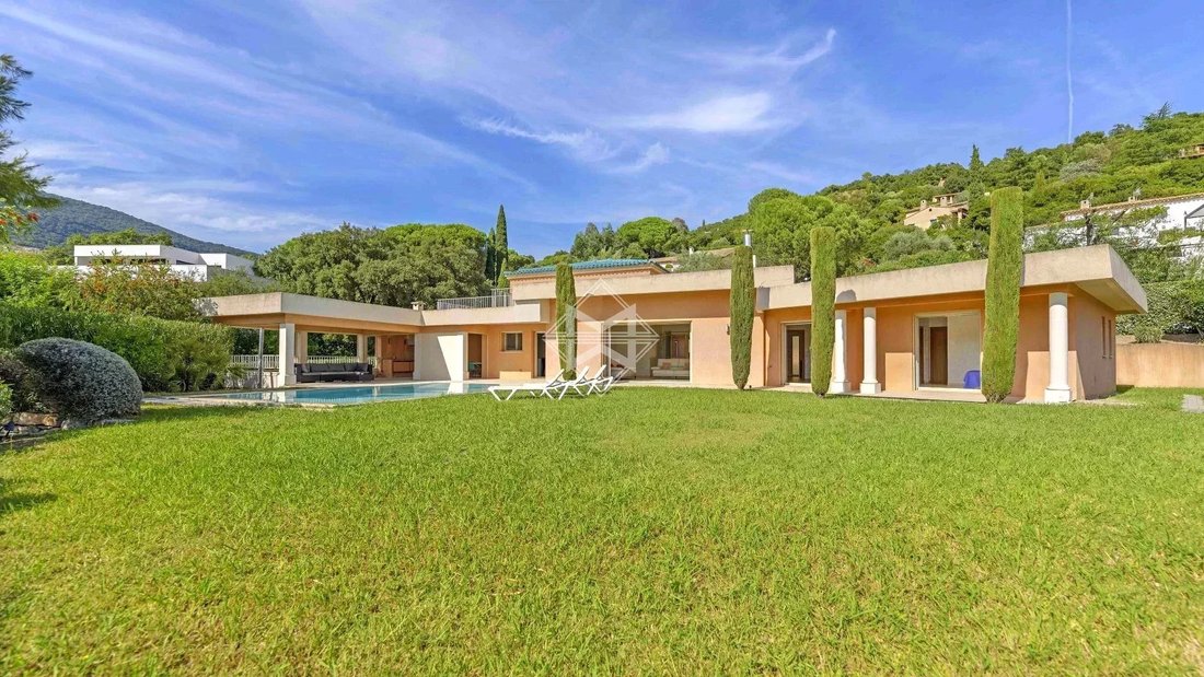 Villa in Nord, Cavalaire-sur-Mer, France 2 - 16249440