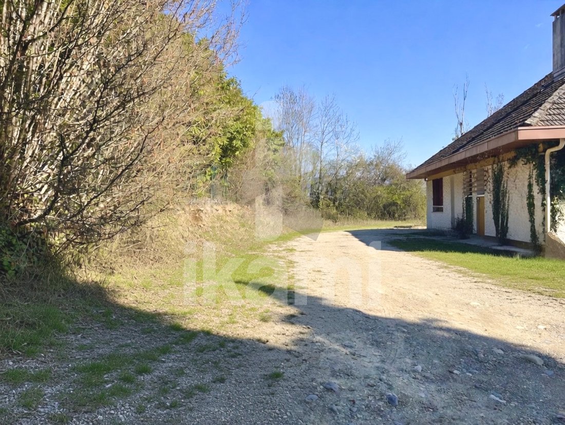 Centre, Poisy, France 2 - 17473812