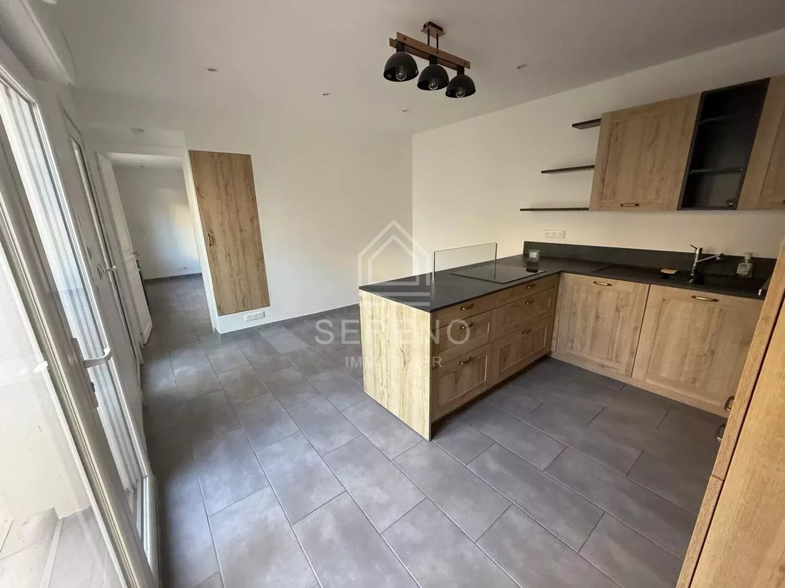 House in Fontenay-sous-Bois, Ile-de-France, France 5 - 17470535