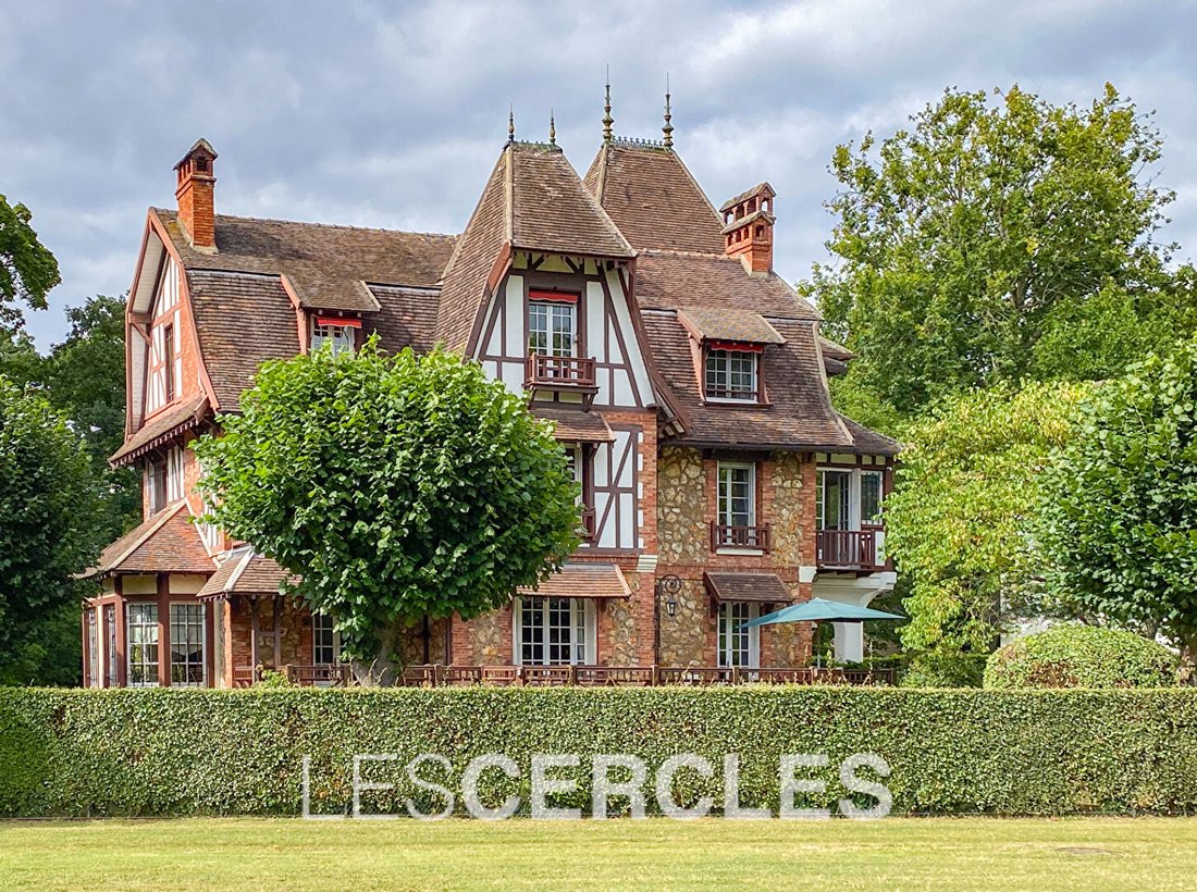 Estate in Le Vésinet, Ile-de-France, France 1 - 17473728