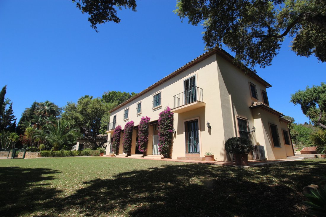 Villa in Sotogrande, San Roque, Andalusia 1 - 17474085