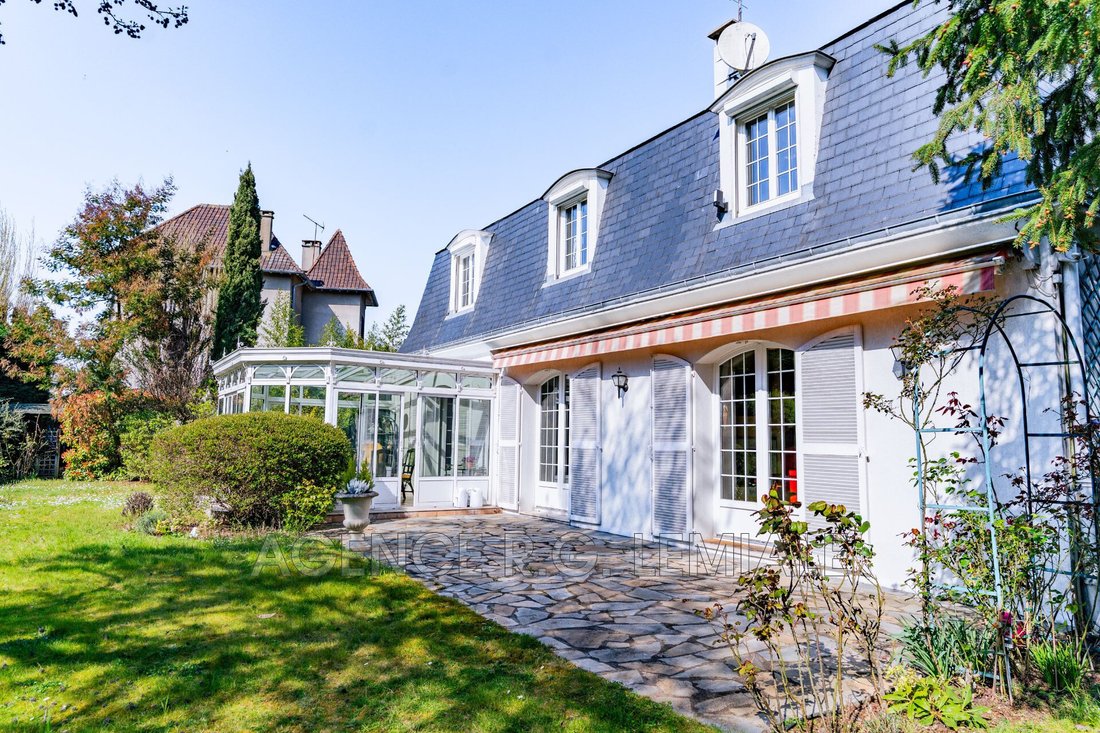 Villa in Charlemagne, Maisons-Laffitte, France 2 - 17394295