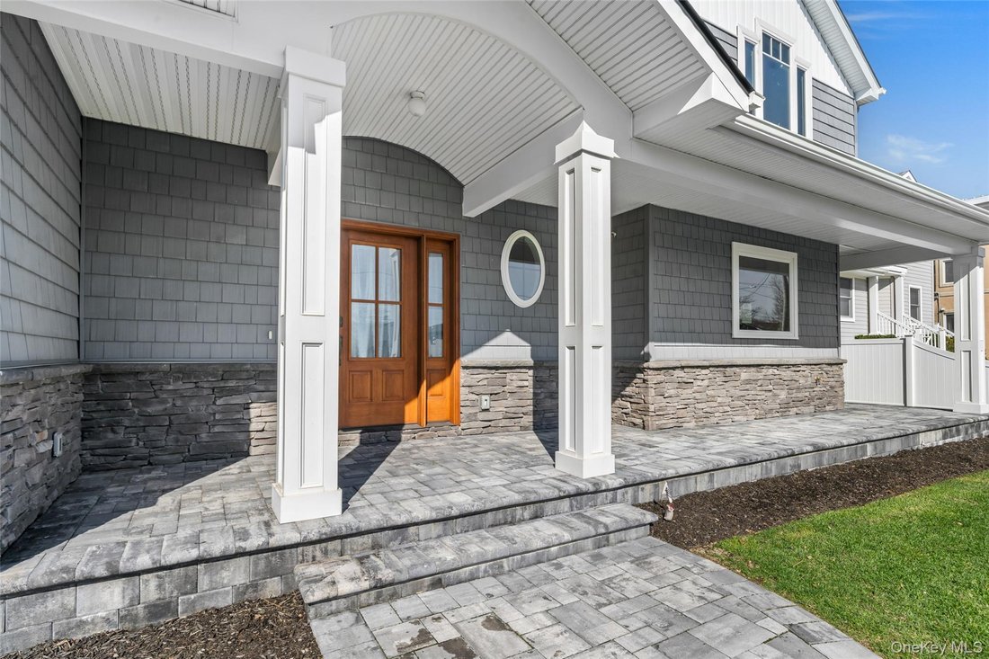 House in Shirley, New York, United States 2 - 17472932