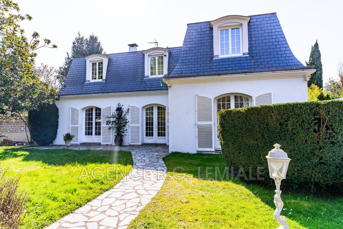 Villa in Charlemagne, Maisons-Laffitte, France 1 - 17394295