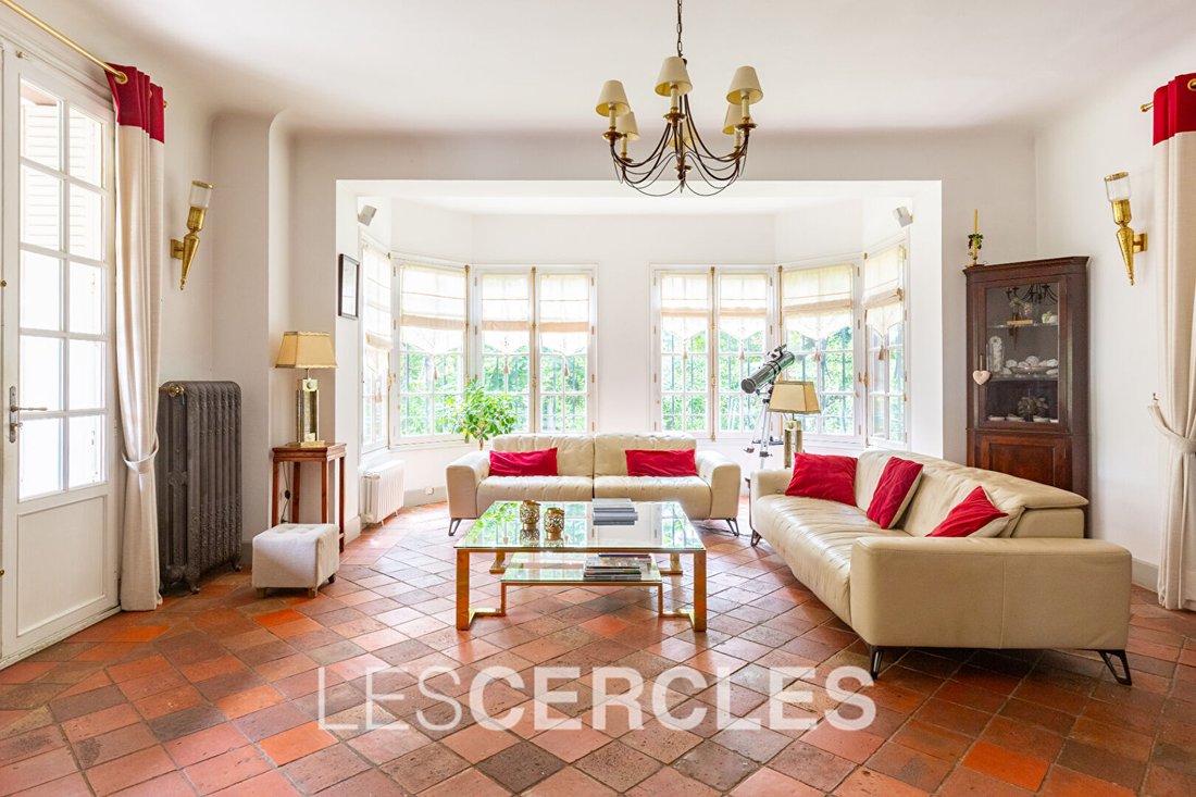 Estate in Le Vésinet, Ile-de-France, France 4 - 17473728