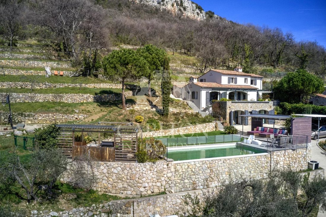 Villa in Châteauneuf-Grasse, Provence-Alpes-Côte d'Azur, France 4 - 17470713