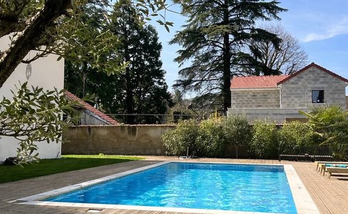 19th Century Château With 4,34 Hectare Wooded Park Swimming Pool Burgundy, Near Beaune