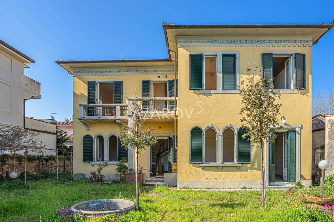 Villa in Historic Center, Lucca, Tuscany 1 - 17471346