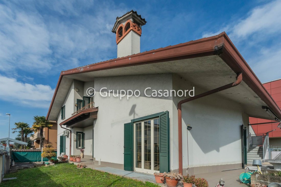 Villa in Carugate, Lombardy, Italy 4 - 17474200