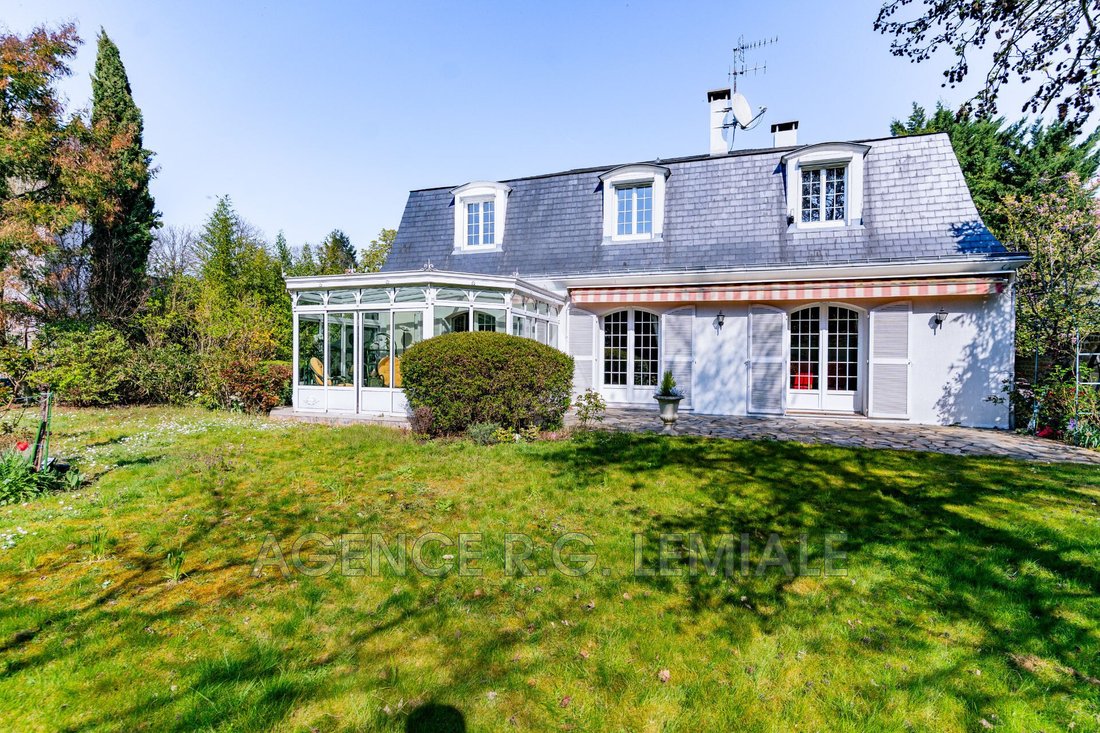 Villa in Charlemagne, Maisons-Laffitte, France 3 - 17394295