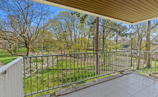 Apartment in Les Bures, Garches, France 1