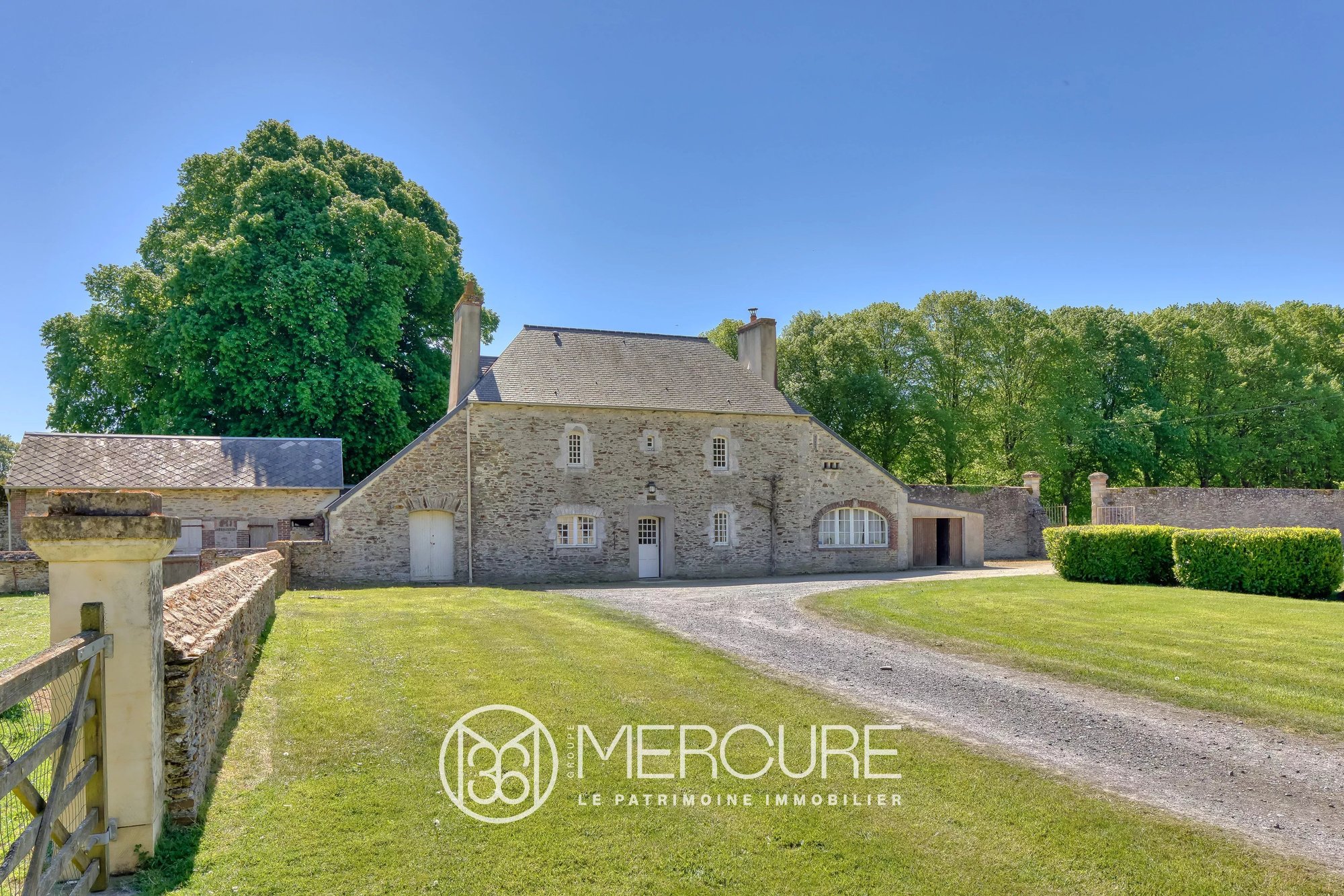 Proximity Bayeux Elegant 18th Century Chateau With 60 Ha Park