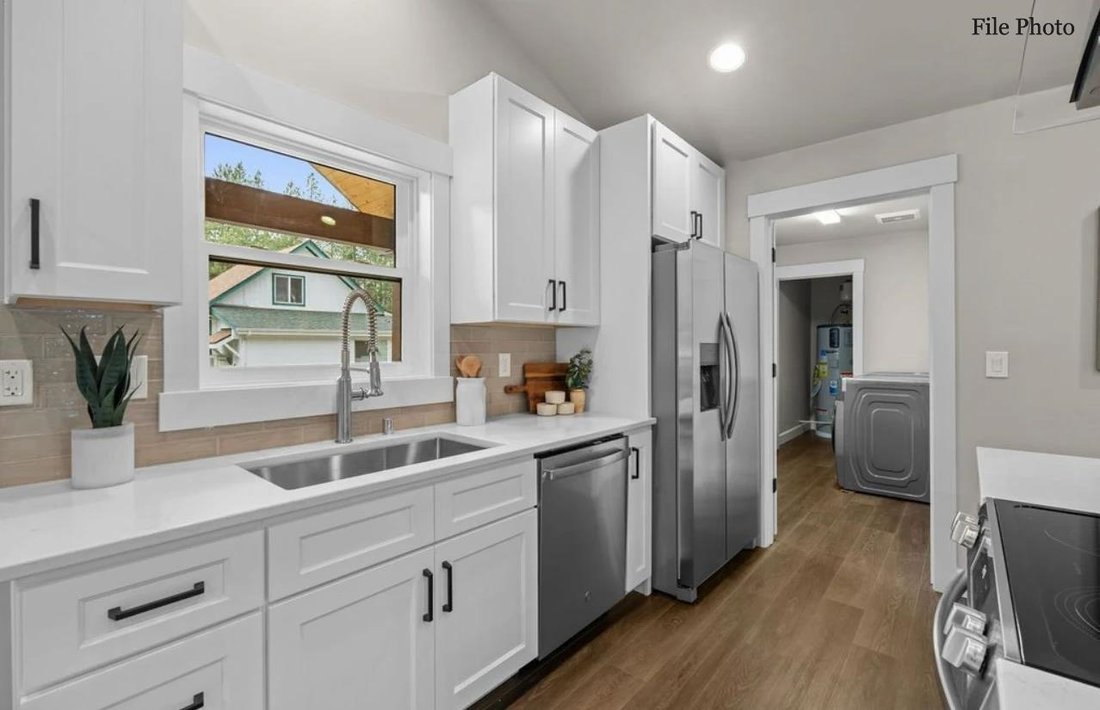 House in Nine Mile Falls, Washington, United States 4 - 17474682