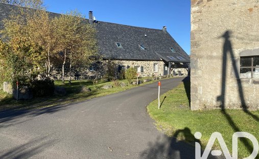 Haus in Chastreix, Auvergne-Rhone-Alpen, Frankreich 1