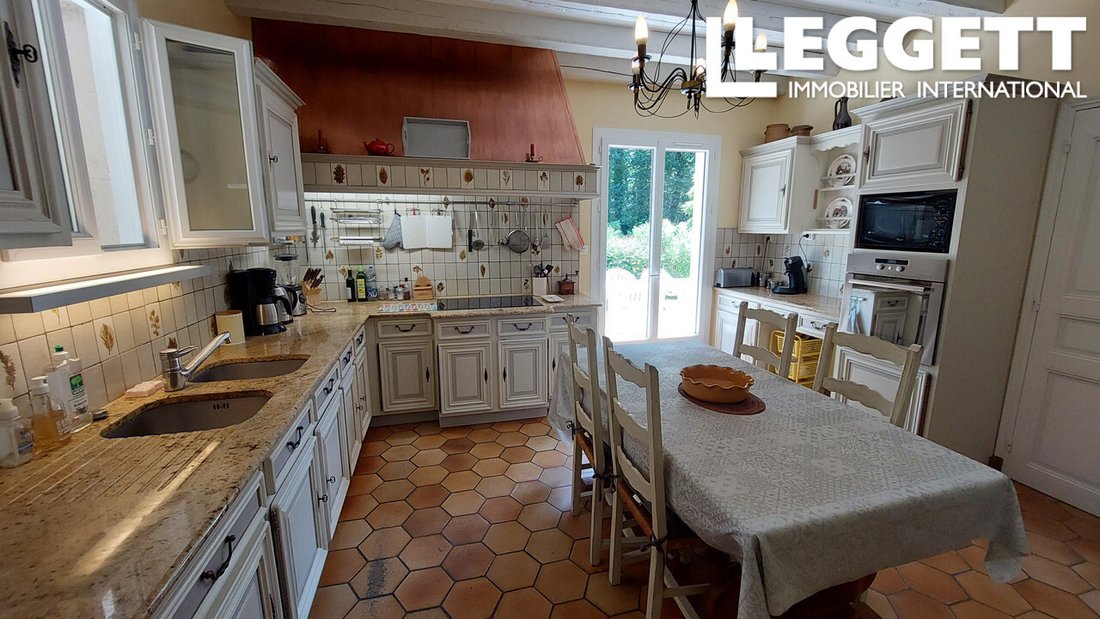 Villa in Dirac, Nouvelle-Aquitaine, France 4 - 14329977
