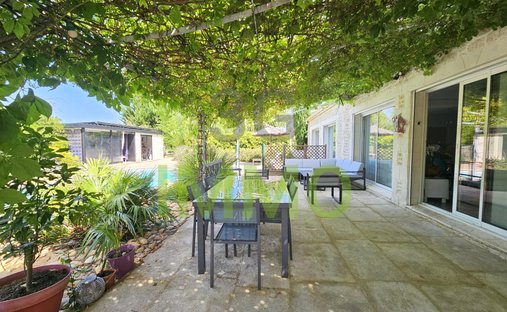 Casa a Uzès, Occitania, Francia 1