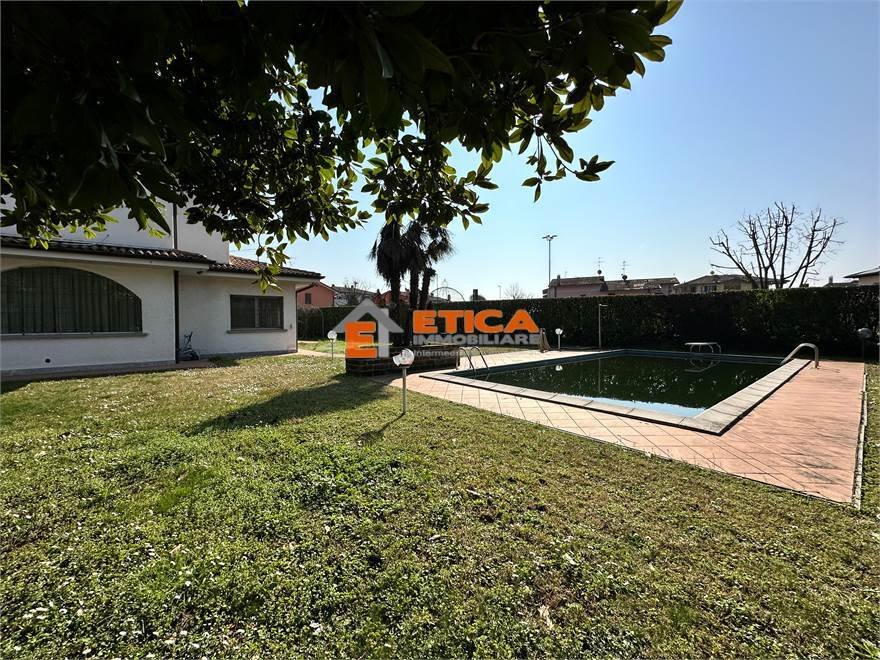 Villa in Segrate Centro, Milano San Felice, Lombardy 1 - 17473133
