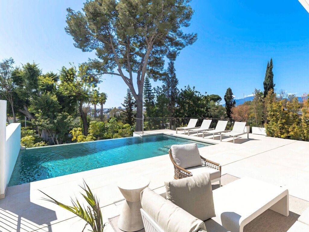 Villa in San Pedro de Alcantara, Andalusia, Spain 3 - 17473908
