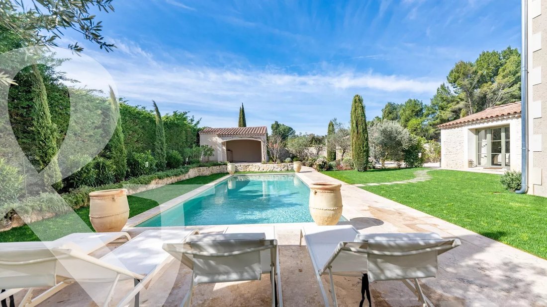 House in Eygalières, Provence-Alpes-Côte d'Azur, France 3 - 17471411