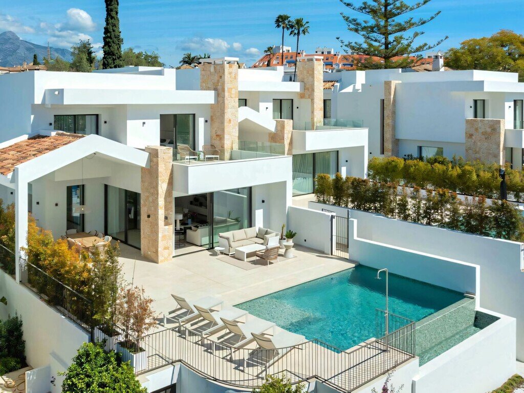 Villa in San Pedro de Alcantara, Andalusia, Spain 1 - 17473908