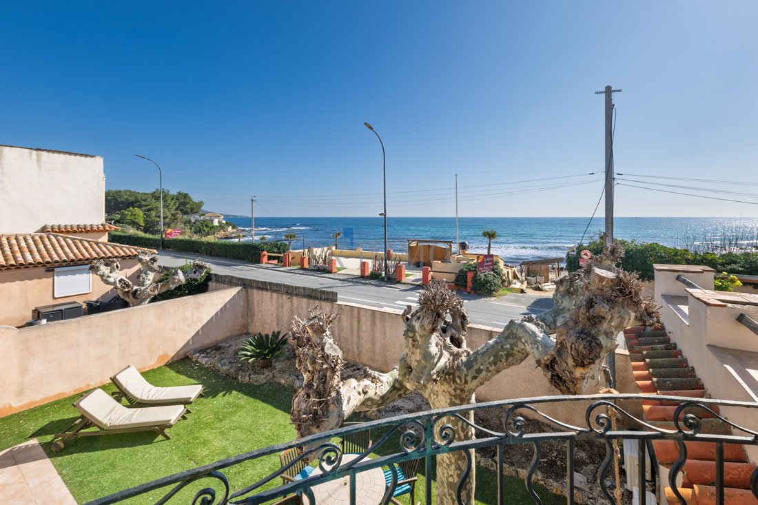 House in Ville-Les Saquedes-Le Bouillonnet, Sainte-Maxime, France 1 - 17473669