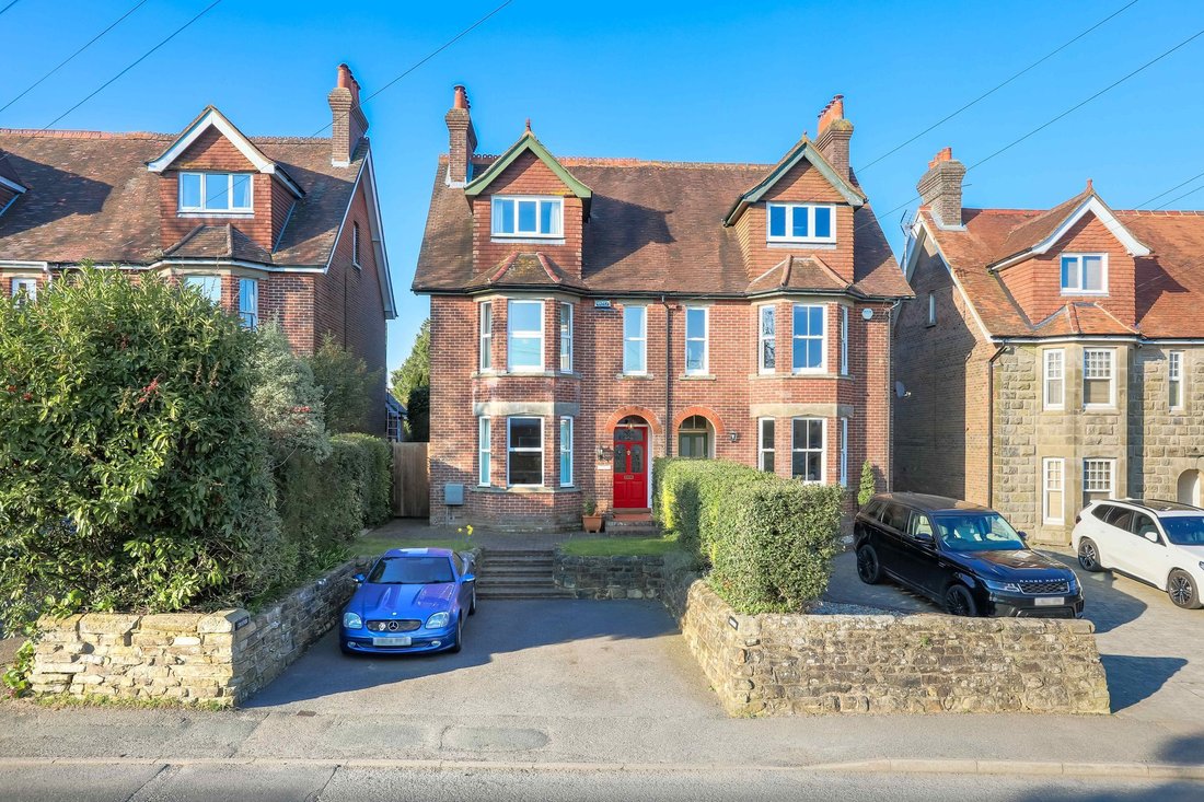 House in Crowborough, England 1 - 17471748