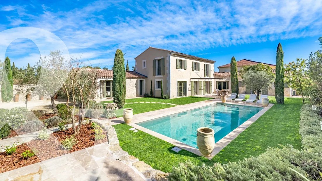 House in Eygalières, Provence-Alpes-Côte d'Azur, France 1 - 17471411
