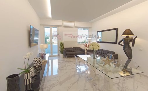 Apartment in Vittoria Apuana, Forte dei Marmi, Tuscany 1