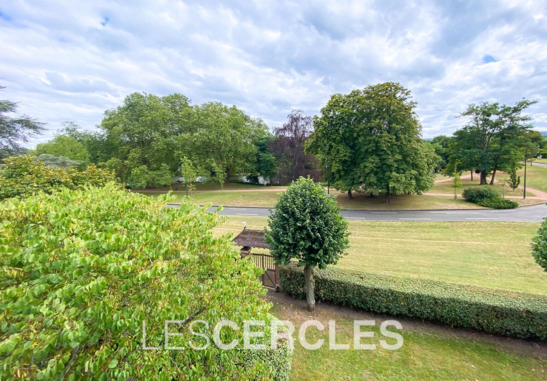 Estate in Le Vésinet, Ile-de-France, France 2 - 17473728