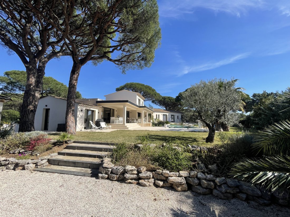 House in Ville-Les Saquedes-Le Bouillonnet, Sainte-Maxime, France 2 - 17473681