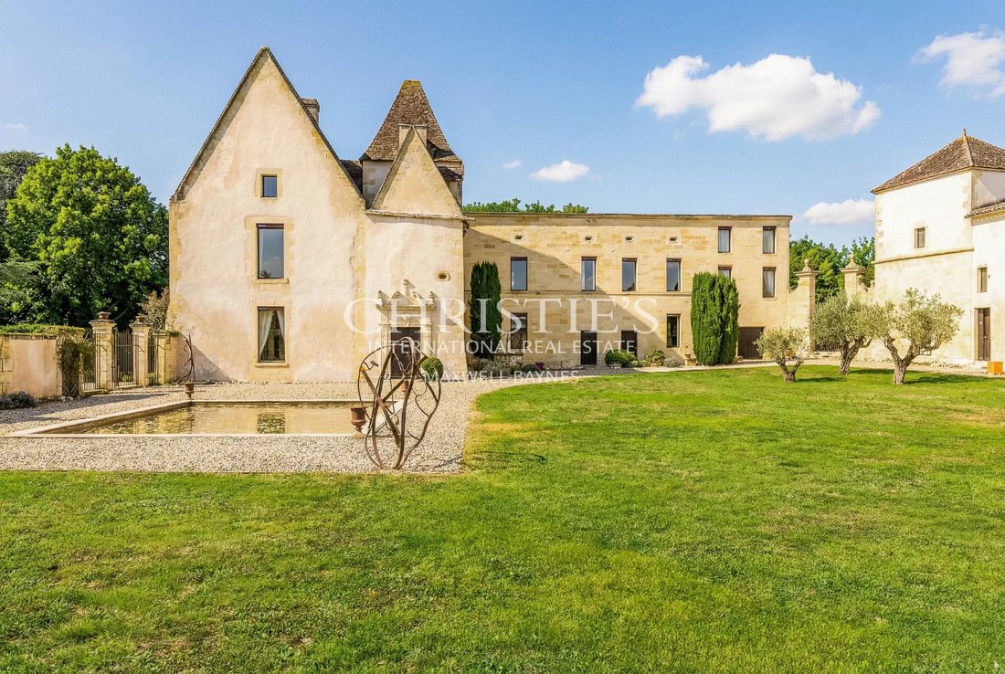 Castle in Grand Parc-Chartrons-Paul Doumer, Bordeaux, France 1 - 17470793