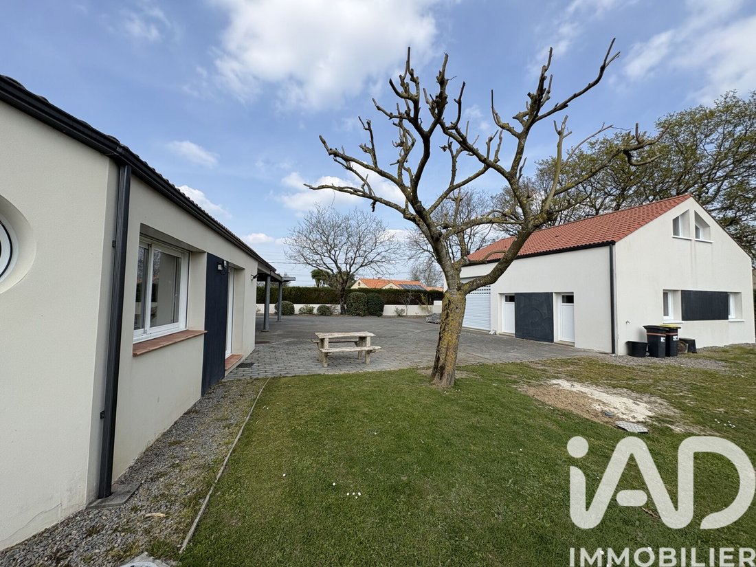 House in Chauve, Pays de la Loire, France 3 - 16906029