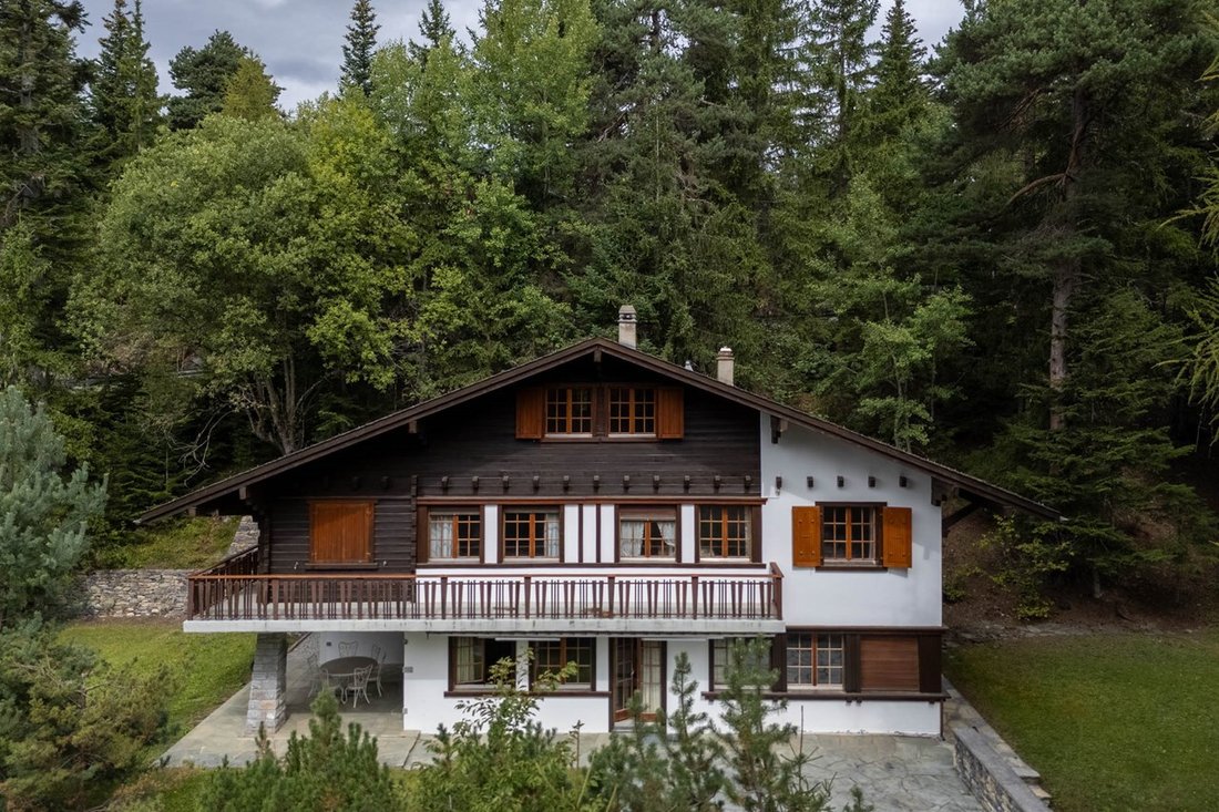 Chalet à Crans Montana – Havre De Paix Au Coeur De La Nature.