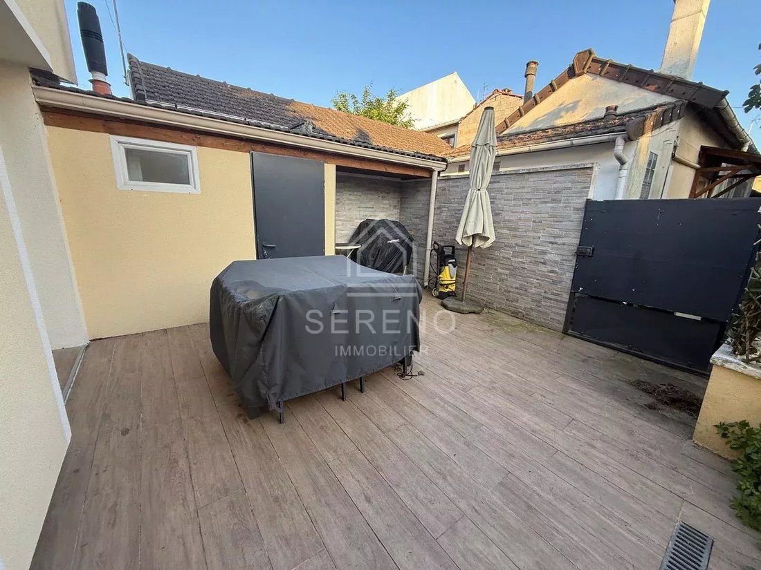 House in Fontenay-sous-Bois, Ile-de-France, France 1 - 17470535