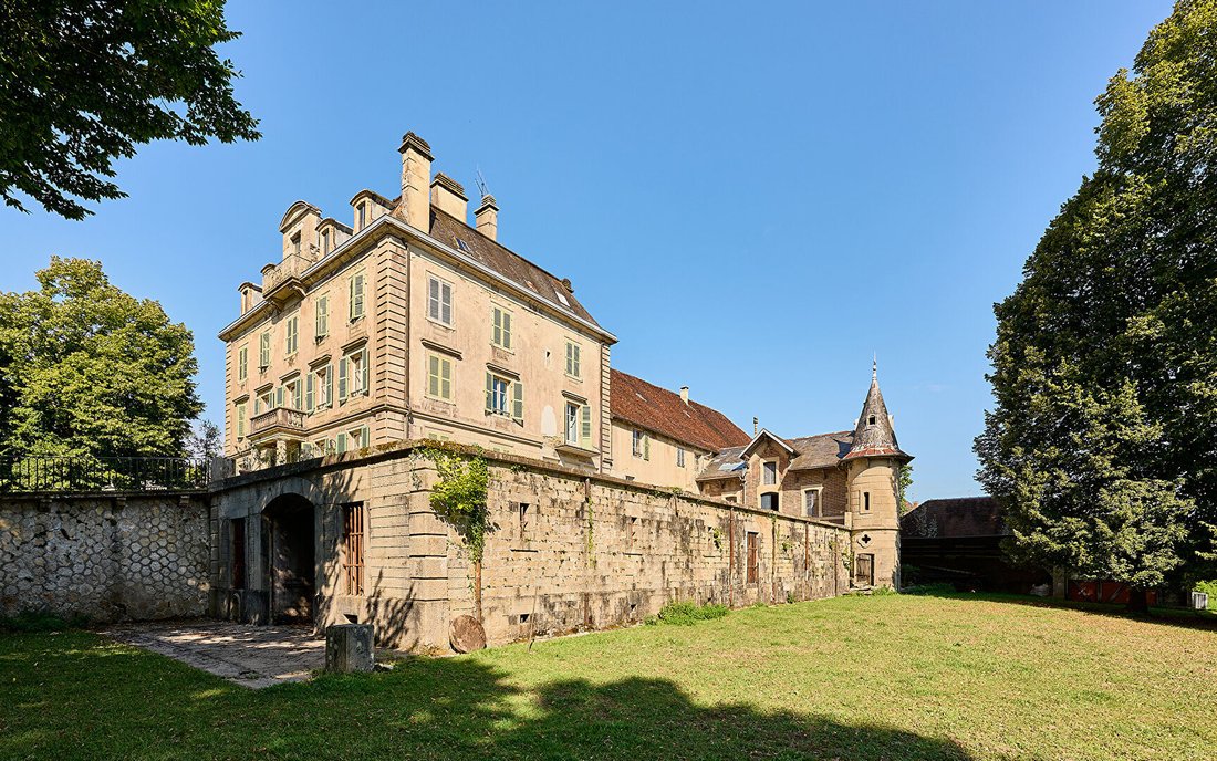 Villa in Lons-le-Saunier, Bourgogne – Franche-Comté, France 1 - 17474321