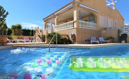 Villa in Orihuela, Valencian Community, Spain 1