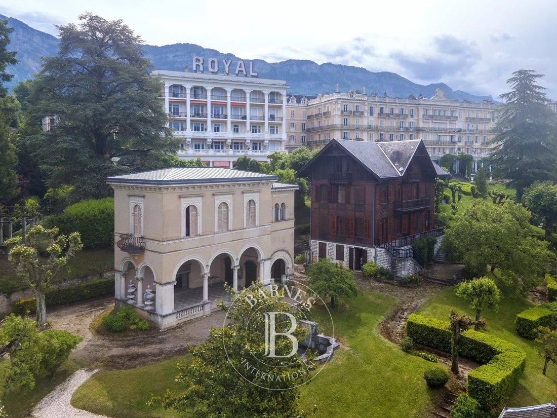 Estate in Centre Ville Nord, Aix-les-Bains, France 1 - 17470987
