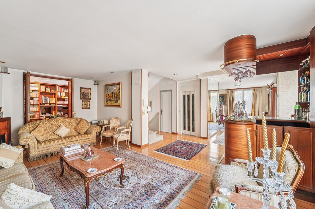 Casa a Neuilly-sur-Seine, Île-de-France, Francia 1 - 17474165