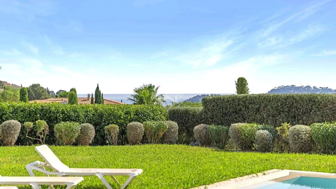 Villa in Nord, Cavalaire-sur-Mer, France 3 - 16249440
