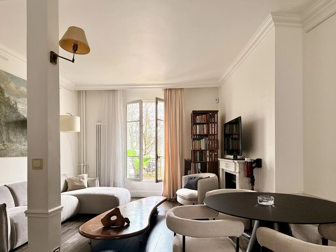 Apartment in Gros Caillou, Paris 7e Arrondissement, Paris 2 - 17471792