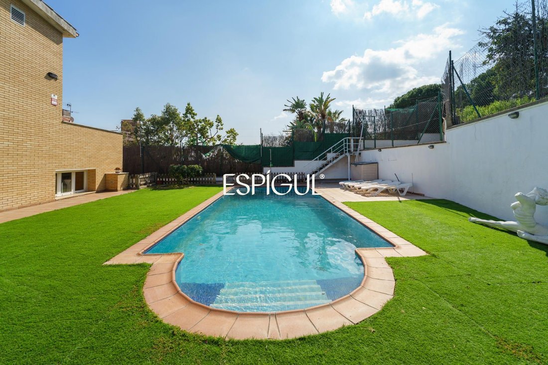 Villa in Canet De Mar, Catalonia, Spain 3 - 17470962