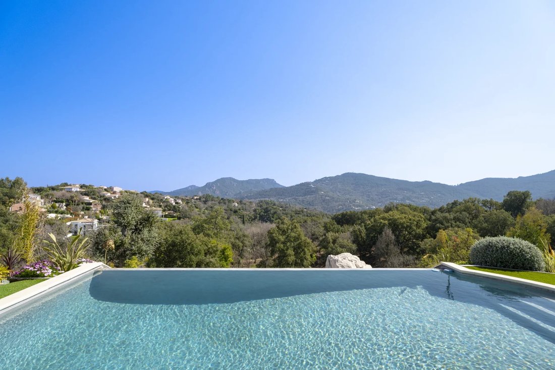 Villa in Les Termes, Mandelieu-la-Napoule, France 2 - 17472051