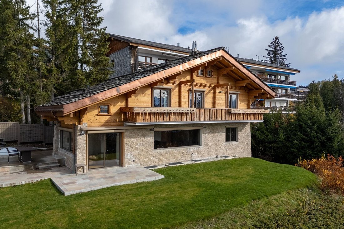 Chalet in Crans-Montana, Valais, Switzerland 1 - 17470769