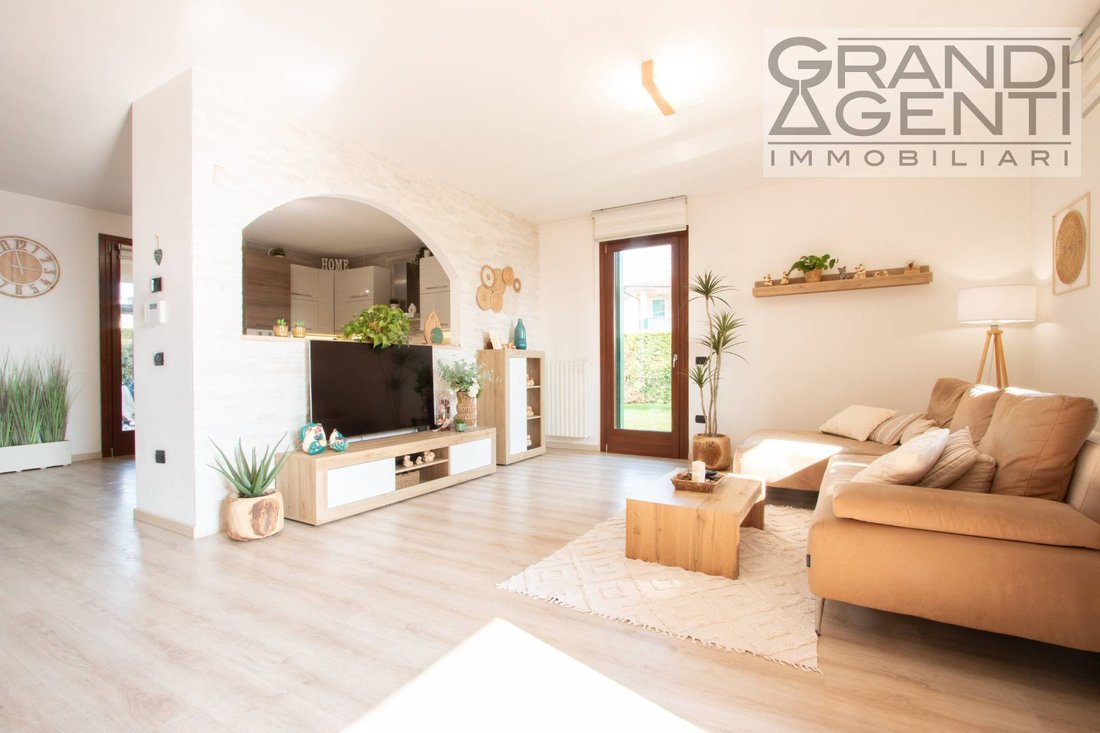 Villa in Zevio, Veneto, Italy 1 - 17475058