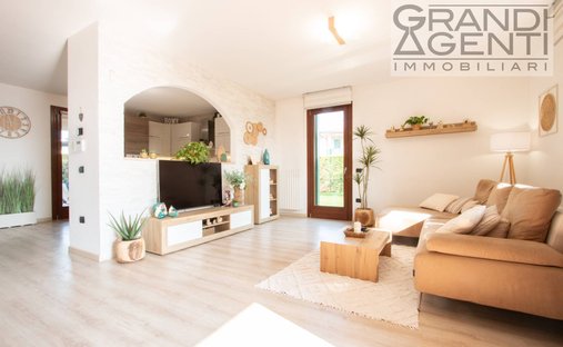 Villa in Zevio, Veneto, Italy 1