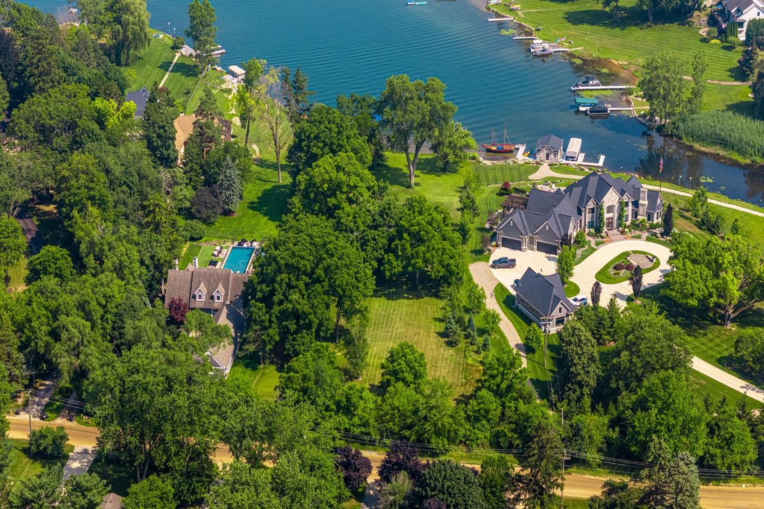 House in Lake Angelus, Michigan, United States 3 - 17470578
